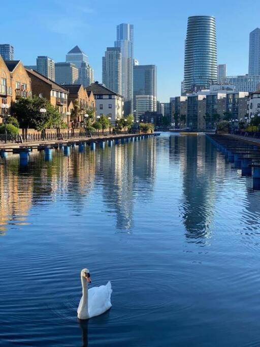 Bright &Spacious One Bedroom Flat Off Canary Wharf Лондон Экстерьер фото