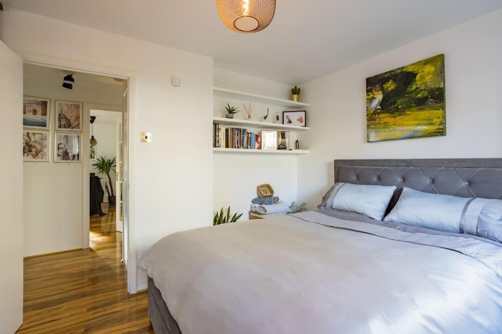 Bright &Spacious One Bedroom Flat Off Canary Wharf Лондон Экстерьер фото